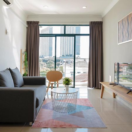 Golden View Serviced Apartments Tanjung Tokong Dış mekan fotoğraf