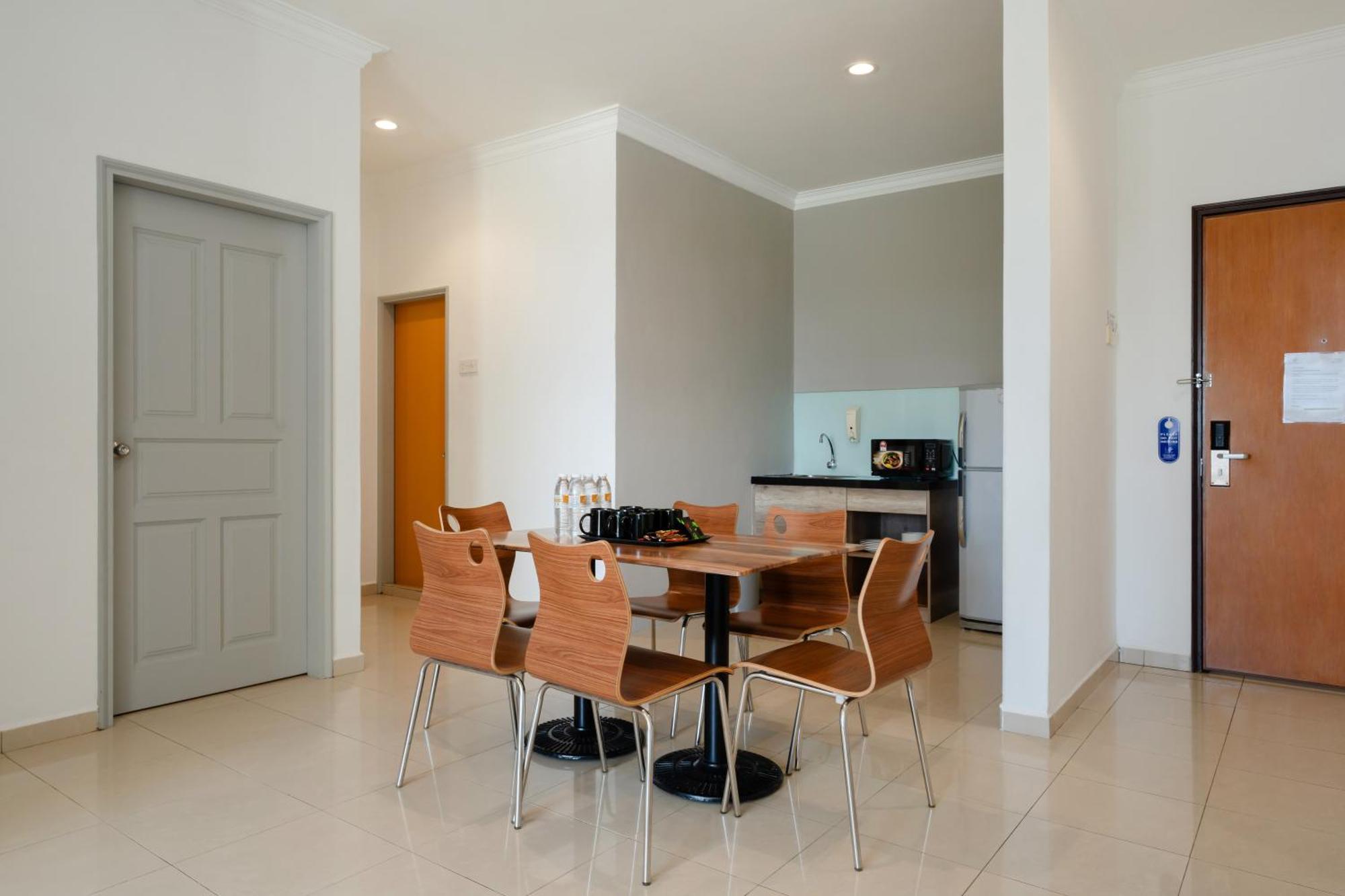 Golden View Serviced Apartments Tanjung Tokong Dış mekan fotoğraf