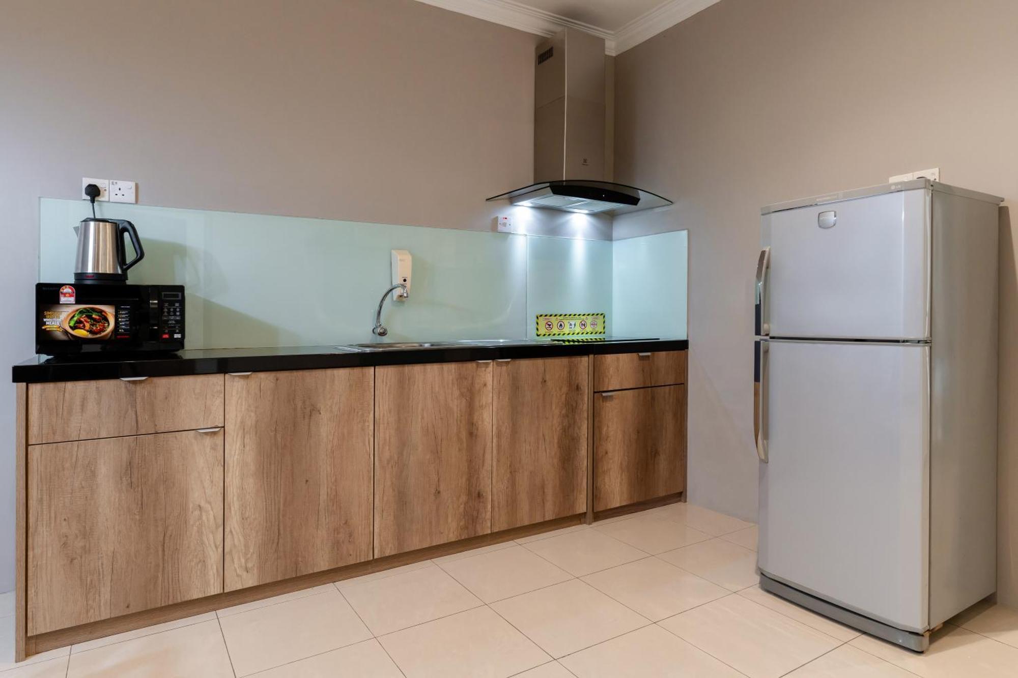 Golden View Serviced Apartments Tanjung Tokong Dış mekan fotoğraf