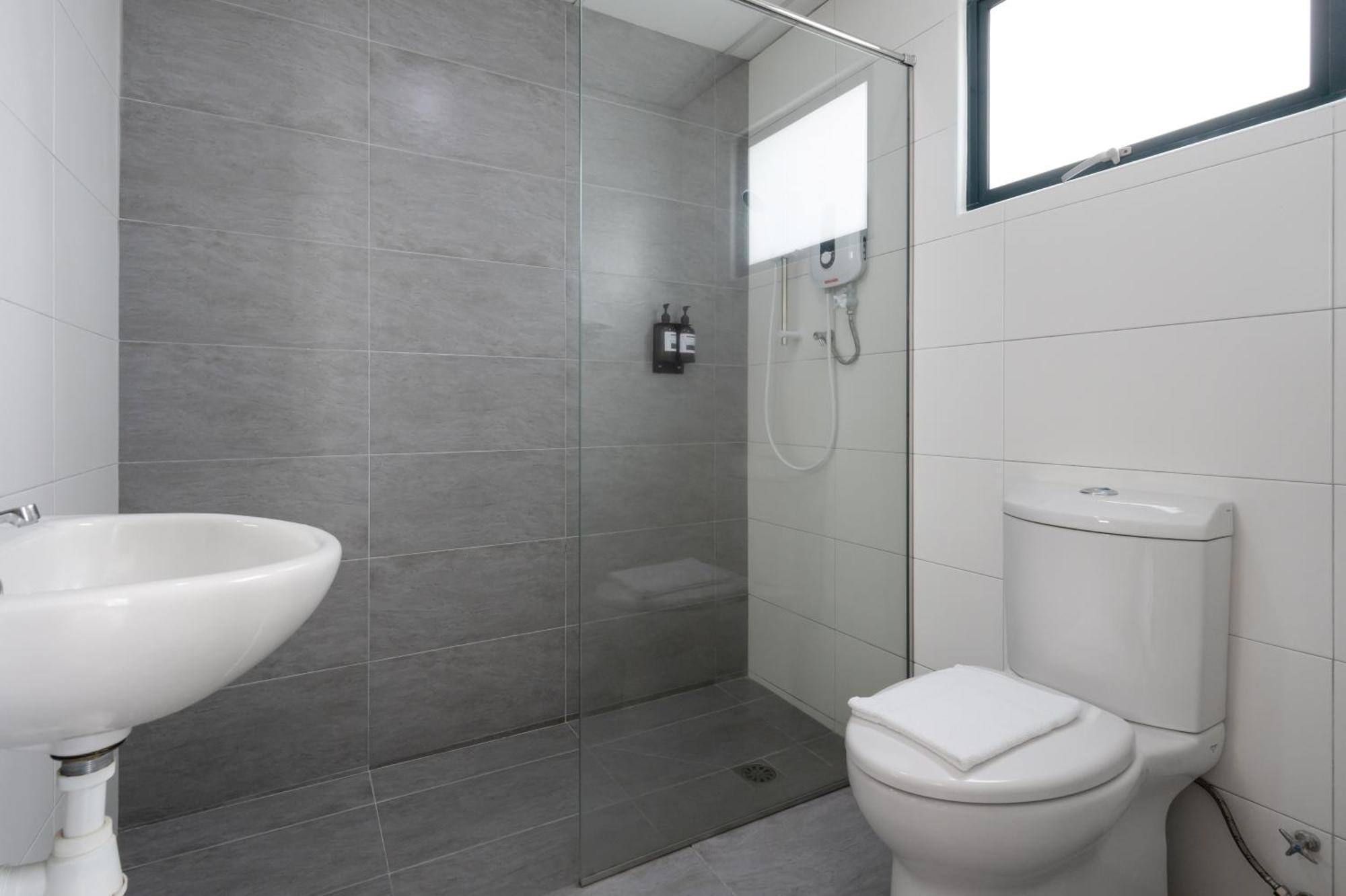 Golden View Serviced Apartments Tanjung Tokong Dış mekan fotoğraf